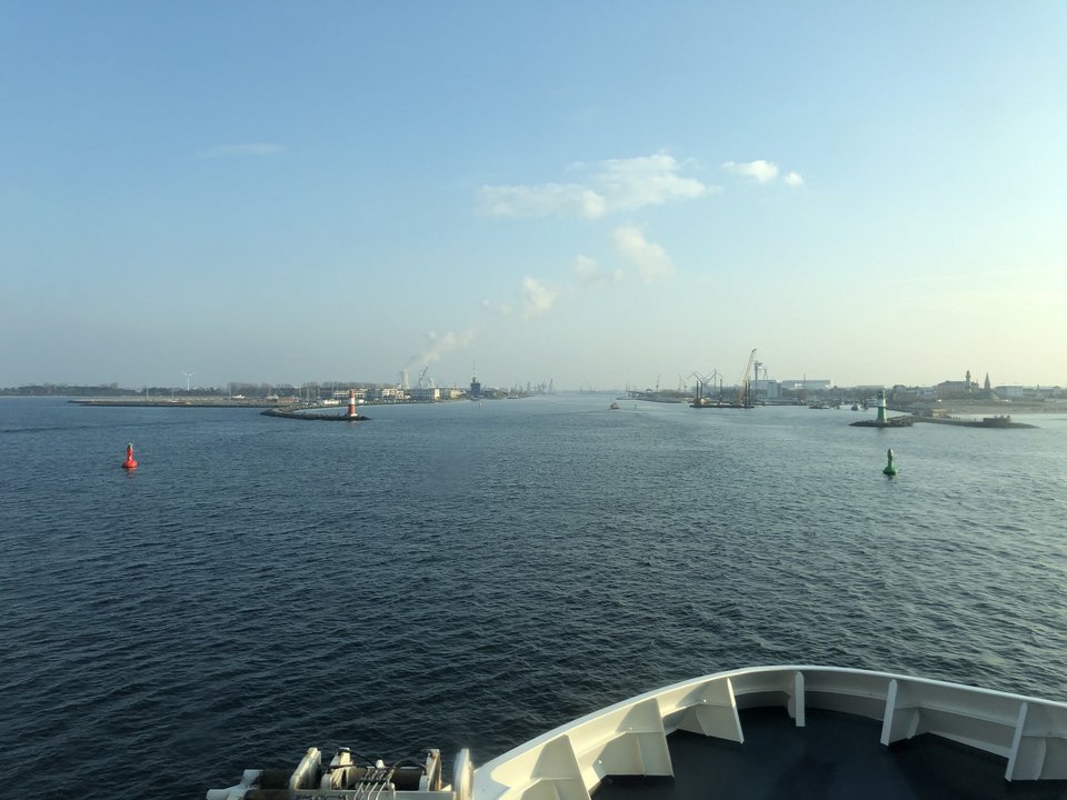 Ostsee in Schweden bei Sonnenschein 